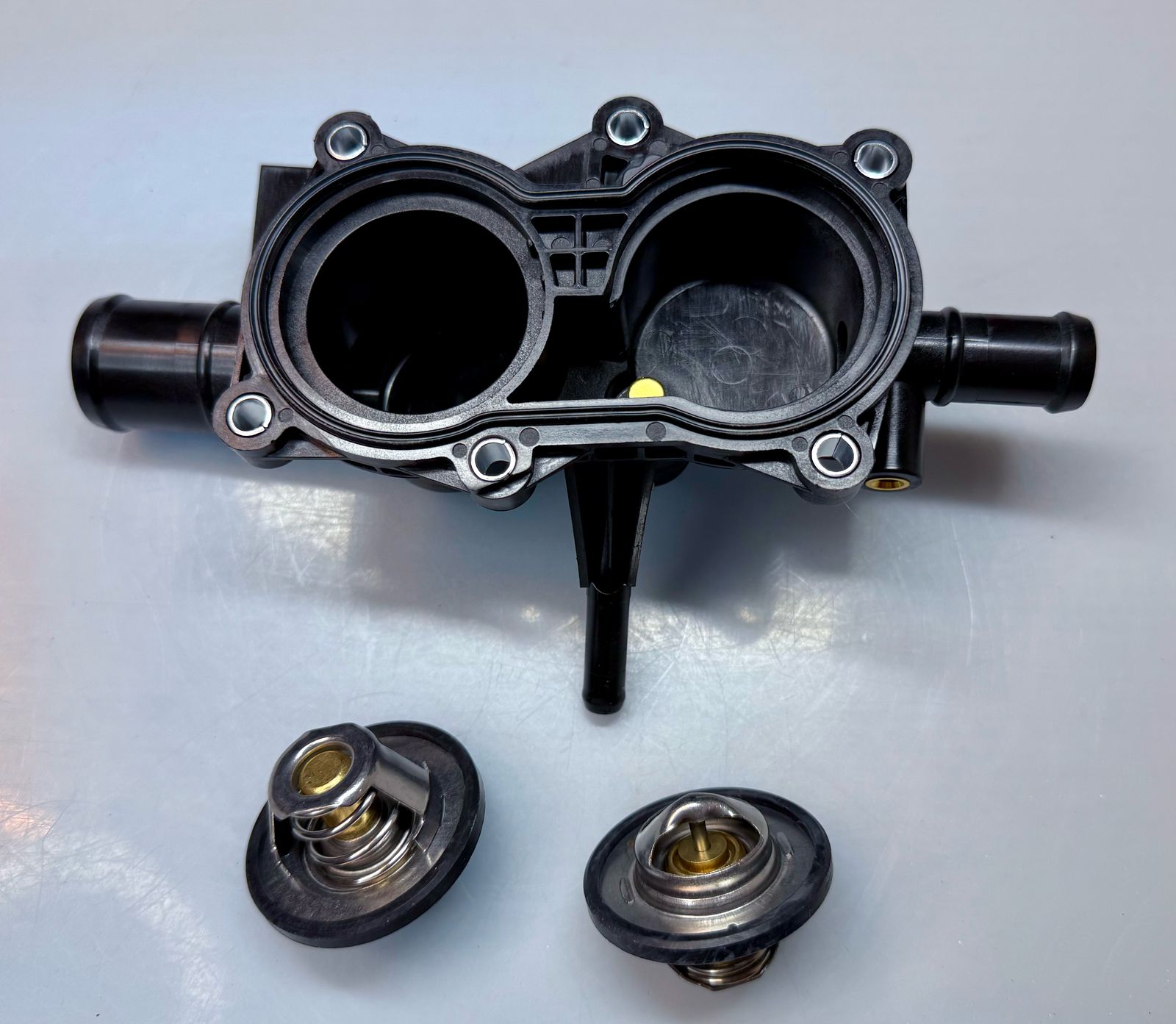 TOMA AGUA COMPLETA RENAULT KWID 1.0 2019-2023 CON JUNTA Y TERMOSTATO